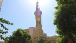 مسجد عمر مكرم.. ذكرى بطل شعبي وقبلة وداع مشاهير مصر