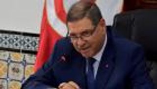 البرلمان التونسي يتجه لعزل رئيس الوزراء من منصبه