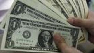 سعر الدولار ثابت في السوق السوداء بمصر بعد حادث الطائرة