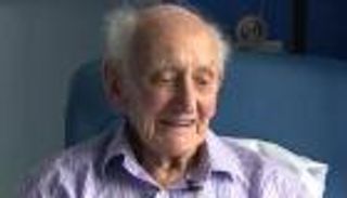 هزم السرطان وعمره 99 عاما.. تعرف على قصته