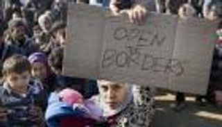 مهاجرون يفتشون عن طرق بديلة لأوروبا .. غابات وتلال