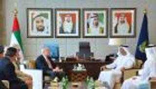 بالصور.. سيف بن زايد يستقبل مفوض عام شرطة نيويورك