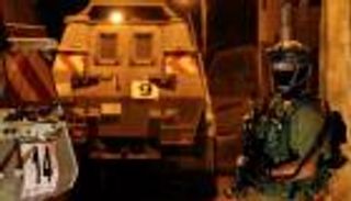 الاحتلال يعتقل محاضرا جامعياً ويمنع قياديا فتحاويا من السفر