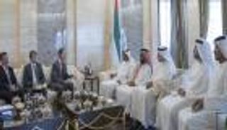 محمد بن زايد يستقبل وزير التجارة والصناعة الروسي