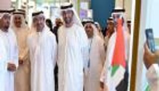 عبدالله بن زايد يزور جناح المجلس الوطني للإعلام في معرض أبوظبي للكتاب