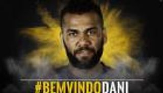 رسمياً.. يوفنتوس يعلن ضم داني ألفيس