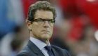 كابيلو منبهر بإنجلترا ويحذر من نقص الخبرة