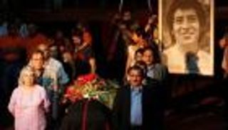 إدانة ضابط سابق بتعذيب وقتل مُغنٍّ شعبي منذ 43 عامًا