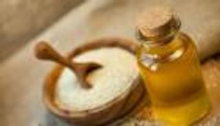 زيت السمسم للحصول على بشرة متألقة