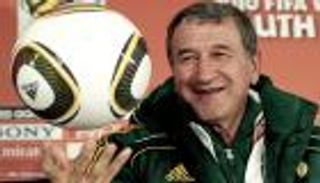 فيديوجراف.. أشهر 10 مدربين جمعتهم الكرة الإماراتية والسعودية