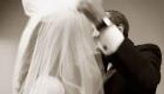 سعوديون يبحثون عن عروسة لا تأكل الأرز