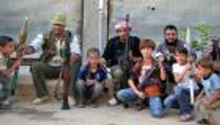 إنفوجراف.. تجنيد الأطفال في سوريا بالأرقام