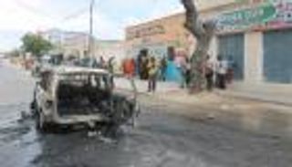 3 قتلى بينهم شرطيان في هجوم بسيارة ملغومة بمقديشو