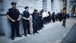 بالصور.. إغلاق مقر شرطة دالاس وطرق رئيسية في ثالث أيام الاحتجاجات