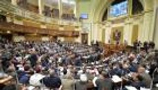 برلمان مصر يتجه لمنح حكومة شريف إسماعيل الثقة الأربعاء