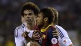 بيبي يرد على اتهامه بالعنف.. ويستشهد بنيمار