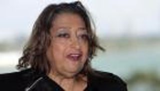 أسطورة المعمار العراقية زها حديد في