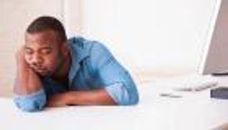 دراسة أمريكية تحذر من النوم القصير خارج ساعات الليل.. لماذا؟