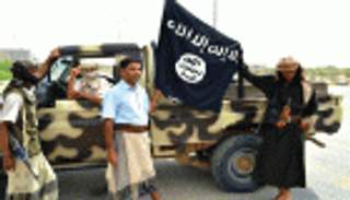 مقتل اثنين يشتبه في انتمائهما للقاعدة في غارة جنوبي اليمن