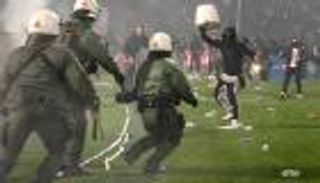 إلغاء مباراة في كأس اليونان عقب اقتحام الجماهير للملعب