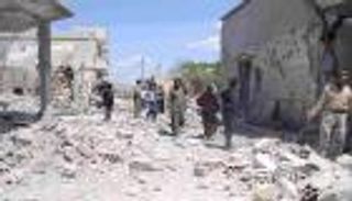 في سوريا.. يد تلوح بـ"هدنة" وأخرى تقصف بالطائرات