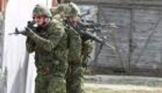 كندا تنشر 1000 جندي لتعزيز وجود الناتو على حدود روسيا