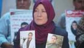 تدهور صحة أسيرين فلسطينيين يخوضان معركة 