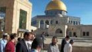 60 مستوطناً يقتحمون الأقصى وشرطة الاحتلال تبعد 6 مقدسيات عنه