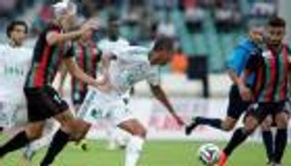 الجيش يوقف زحف الرجاء ويسحقه برباعية في الدوري المغربي