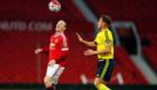 يونايتد يستعيد جهود القائد روني مع "الشباب"