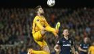 برشلونة يدخل مباراة أتلتيكو مدريد بدفاع هش