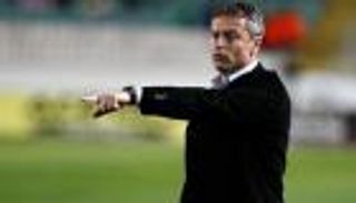 خيتافي يقيل مدربه بسبب الفشل في الفوز