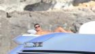 رونالدو لا يكف عن مطاردة ميسي حتى في عطلات الصيف