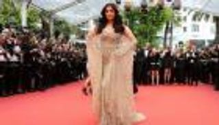 آيشواريا راي ببصمة خليجية على سجادة