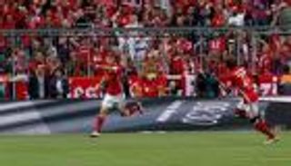 بالفيديو.. ليفاندوفيسكي يدخل تاريخ 