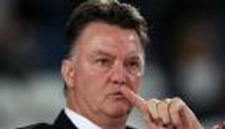 فان جال يؤكد استمراره مع يونايتد لموسم جديد