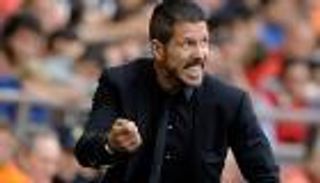 سيميوني يطالب لاعبيه بالإجهاز على برشلونة