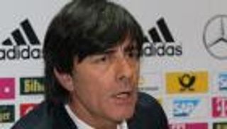 لوف يعترف: التعادل أمام بولندا نتيجة عادلة