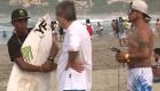 بالفيديو: ركوب الأمواج في المكسيك.. المتعة تتحول لجحيم