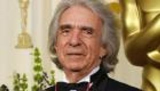 وفاة أرثر هيلر مخرج فيلم (لاف ستوري) عن 92 عاما