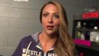 إيما تعلن إصابتها عبر 