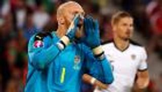 بالفيديو.. حارس النمسا يحرم البرتغال من هدفين في دقيقة واحدة