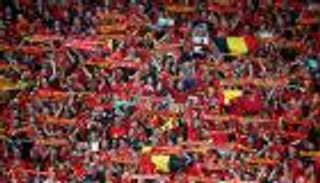 جماهير بلجيكا تكسر شغب اليورو بلقطة إنسانية مع طفلة مقعدة