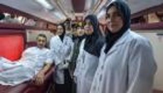 عبد الله بن زايد يتبرع بالدم ضمن برنامج الرعاية الصحية لموظفي الخارجية