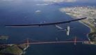 طائرة "شمسية" تجوب العالم للوصول إلى أبوظبي