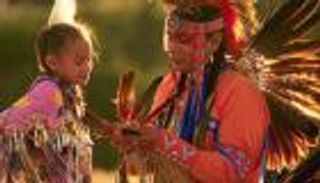 لهذا ينتحر الهنود الحمر في كندا