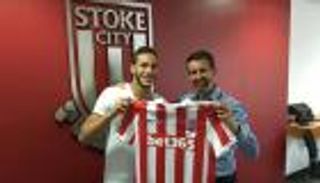 مدرب ستوك سيتي يشيد برمضان صبحي