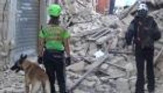 بالفيديو.. حطام زلزال إيطاليا ورعب الناجين