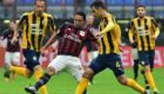 ميلان يمنح قبلة الحياة لمتذيل الدوري الإيطالي