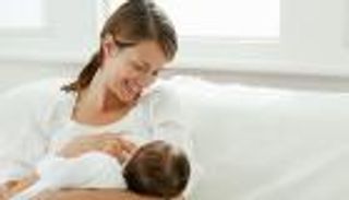 بأسبوع عالمي.. دعم أممي لنشر صور الرضاعة الطبيعية بفيس بوك وتويتر